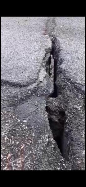 VIDEO - La strada provinciale di Macchia da Sole tra profondi avvallamenti e crepacci - Foto