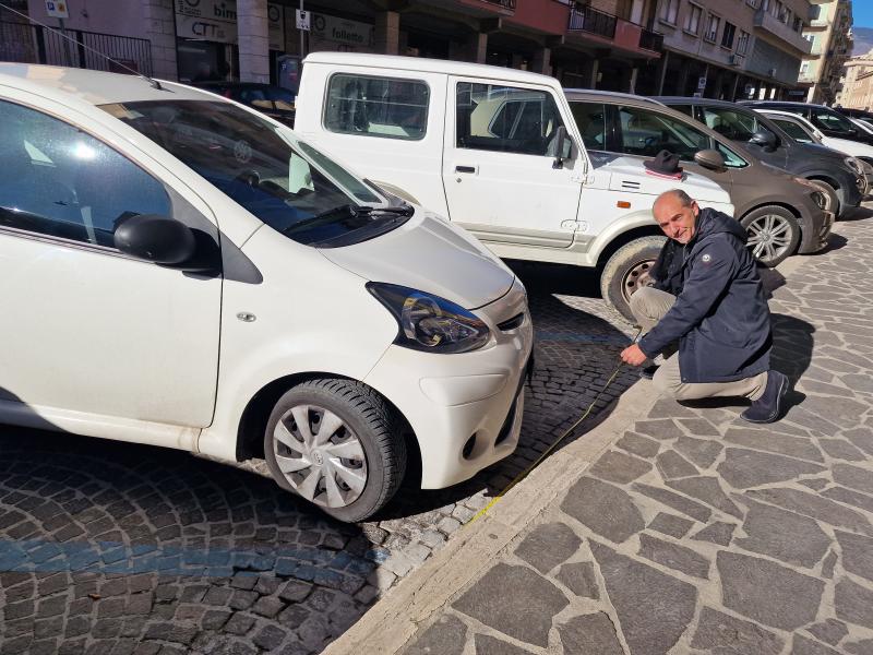 Fracassa sulle strisce blu di Teramo: «Il comune fa cassa sui cittadini» - Foto