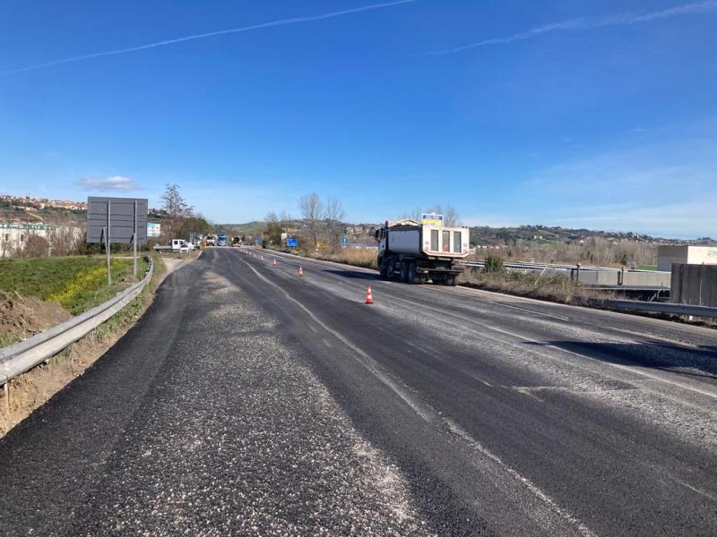 In corso i lavori lungo la Strada Provinciale di Ancarano - Foto