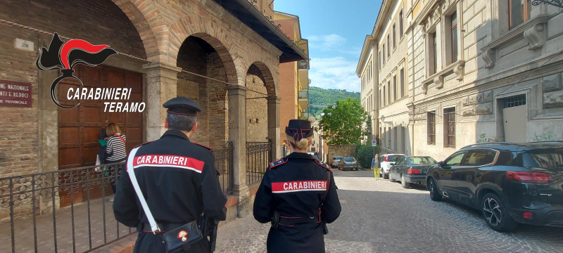 Otto dipendenti extracomunitari sfruttati in un borsettificio della Val Vibrata - Foto