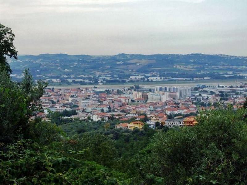 San Giovanni Teatino. Il Questore dispone chiusura di trenta giorni di un noto bar causa spaccio stupefacenti - Foto