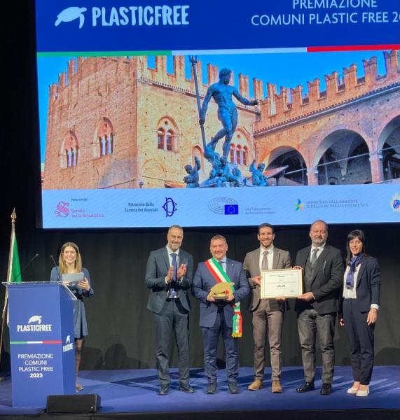 Il Comune di Silvi premiato a Bologna come Comune Plastic Free - Foto