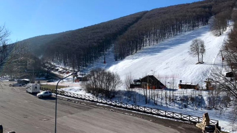 Neve non arrivata ma l'Anas lascia chiusa la SS614: albergatori in rivolta - Foto