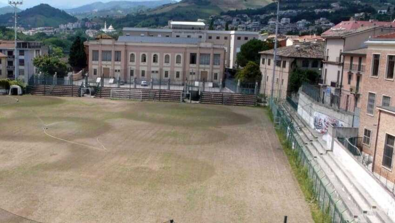 Delfico. La minoranza avvia una raccolta firme per l'area dell'ex stadio - Foto