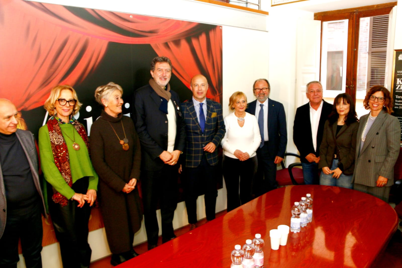 Teramo. Il presidente Marsilio in visita al “Primo Riccitelli” e al Conservatorio Braga - Foto