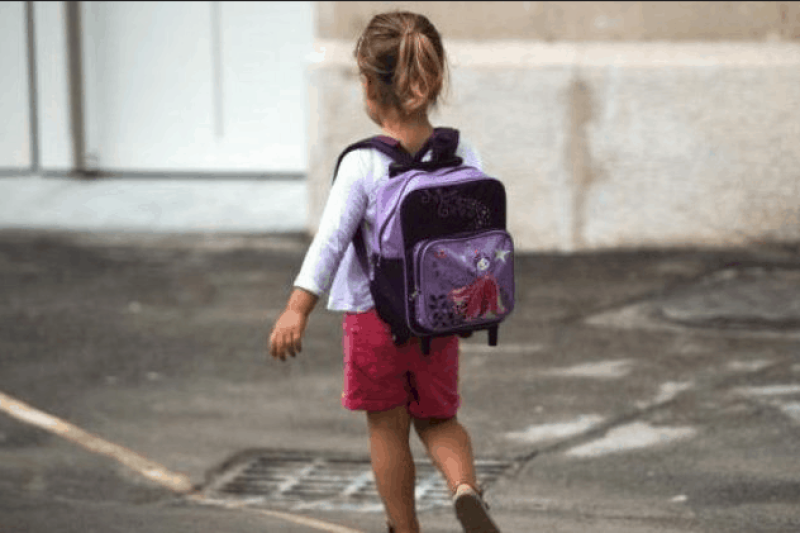 Scuolabus perso. Bimba di 10 anni ritrovata sola in un parco giochi - Foto