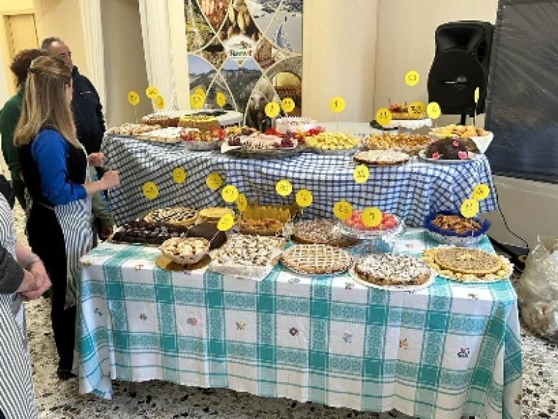 Atri. Prima edizione della sfida a suon di dolci, vince la pinetese Livia Dell'Orletta con la torta bocconotto - Foto