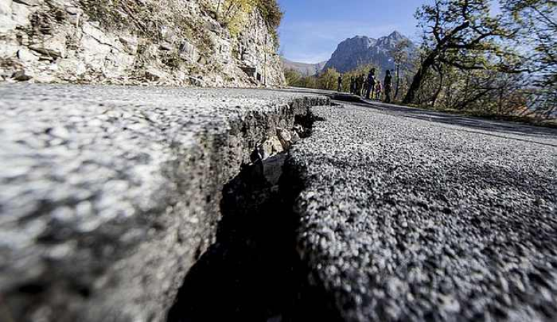 Ricostruzione strade. 17 milioni di euro per le strade di Teramo, Pescara e L'Aquila - Foto